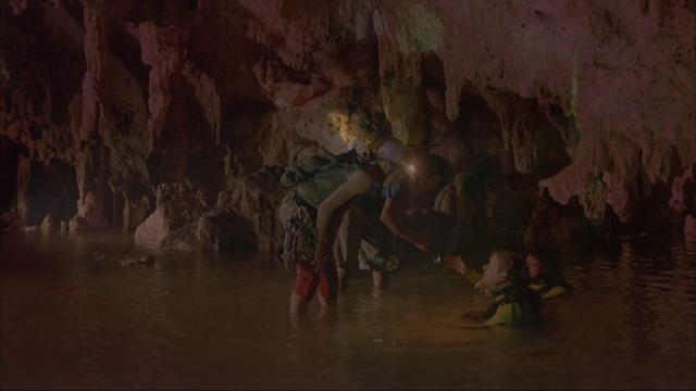 ж IMAX.Journey.Into.Amazing.Caves.2001.1080p.BluRay.x264-aAF 2.65GB-7.png