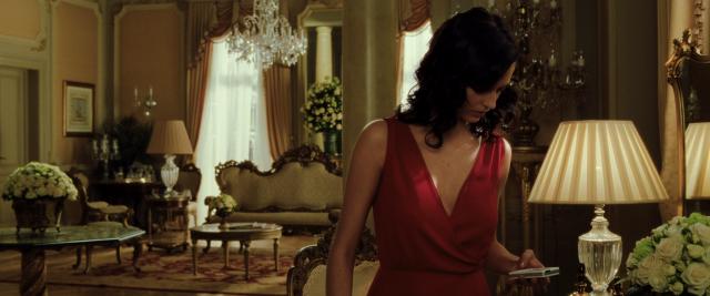 007:սʼҶĳ/007սʼҶĳ Casino.Royale.2006.2160p.BluRay.x264.8bit.SDR.DTS-HD.MA.5.1-5.png