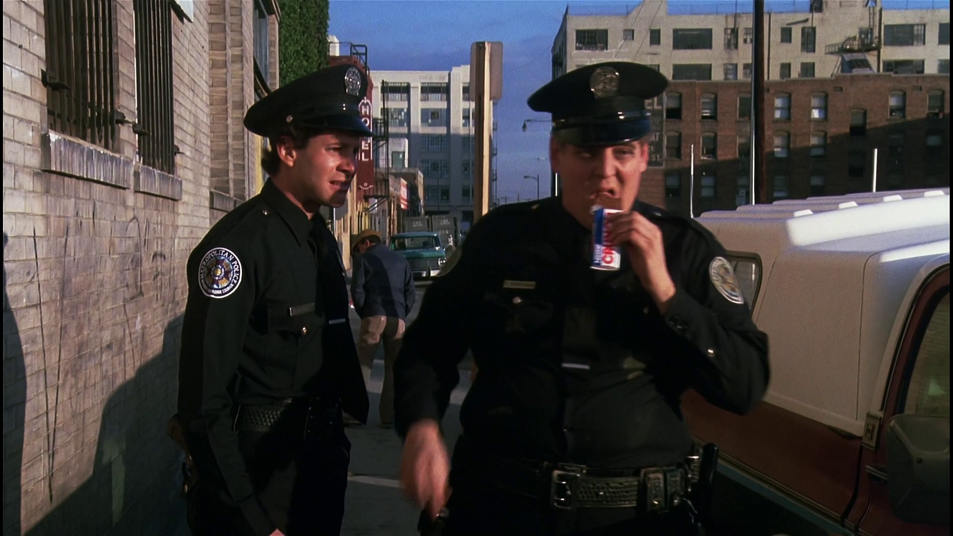 ѧУ2:¶â/ѧ Police.Academy.2.Their.First.Assignment.1985.1080p.BluRay.x264-6.png