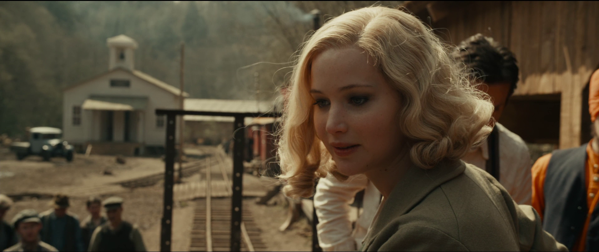 Serena.2014.LIMITED.1080p.BluRay.X264-AMIABLE 7.65GB-5.png